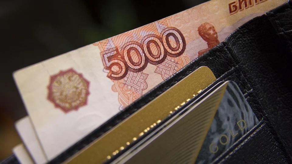 Бархота: В наличных стоит держать не более 40% от ежемесячного дохода