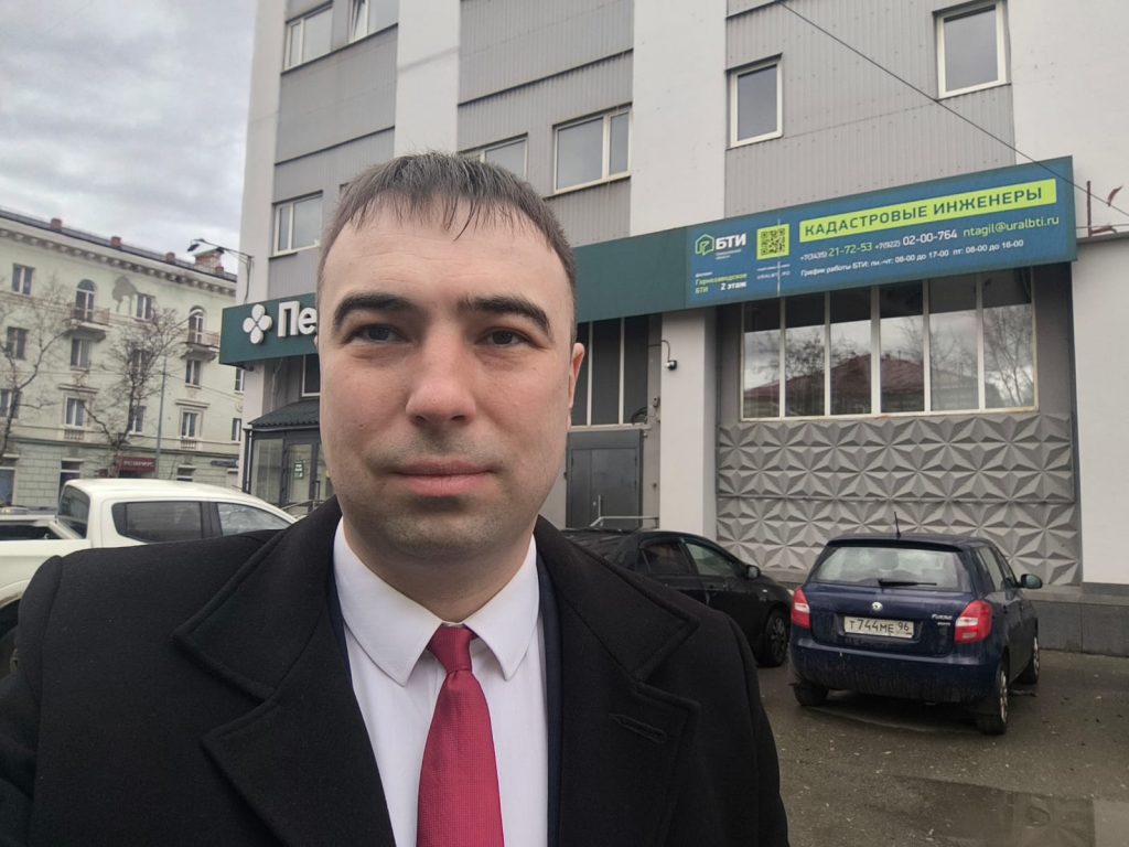 Депутат ГД Кузнецов и его помощник Козин помогли тагильчанам сэкономить миллионы рублей