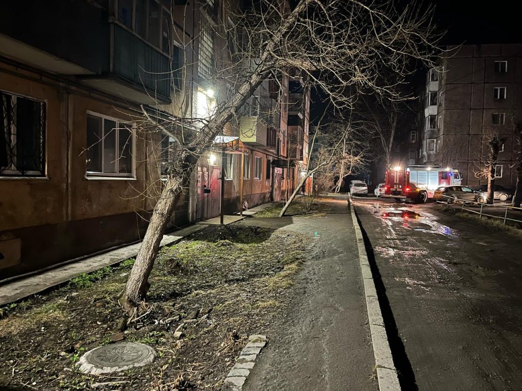 Ночью в жилом доме на Тагилстрое произошел пожар