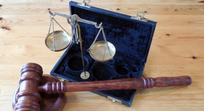 В Дзержинском районе тренер подозревается в оказании услуг, не отвечающих требованиям безопасности