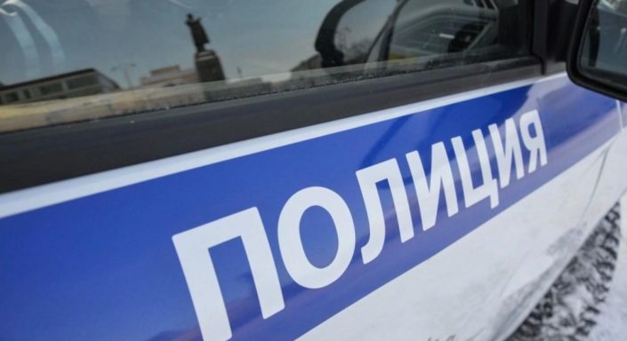 В центре Екатеринбурга пьяные родители устроили дебош на глазах у ребенка