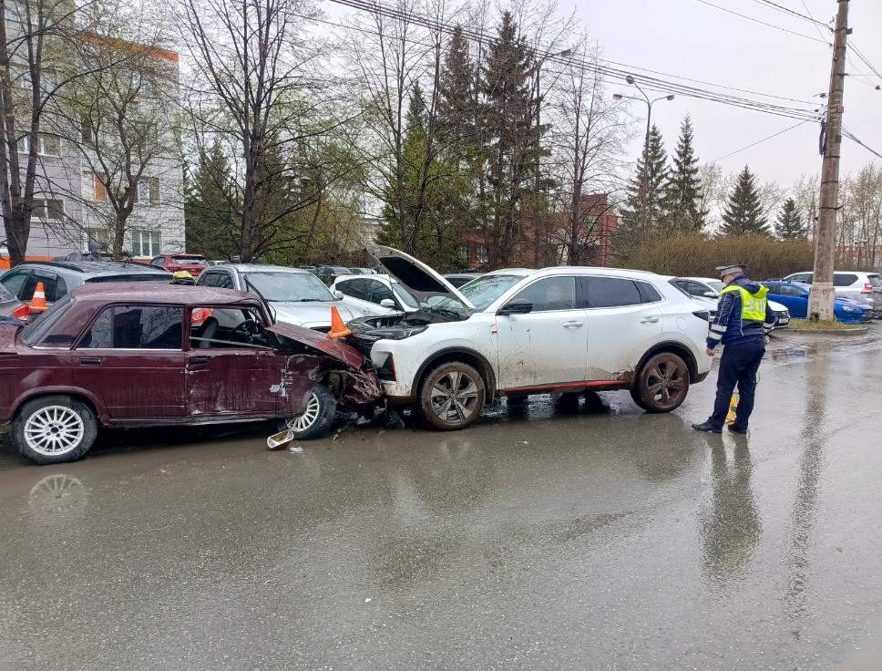 Бесправник устроил массовое ДТП в Нижнем Тагиле