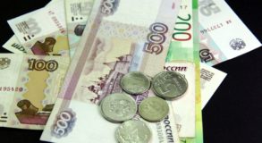 Большинство россиян тратят зарплату на коммунальные услуги и аренду