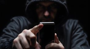 Цветы, «Госуслуги» и ложный банк: в Нижнем Тагиле раскрыта новая схема мошенничества