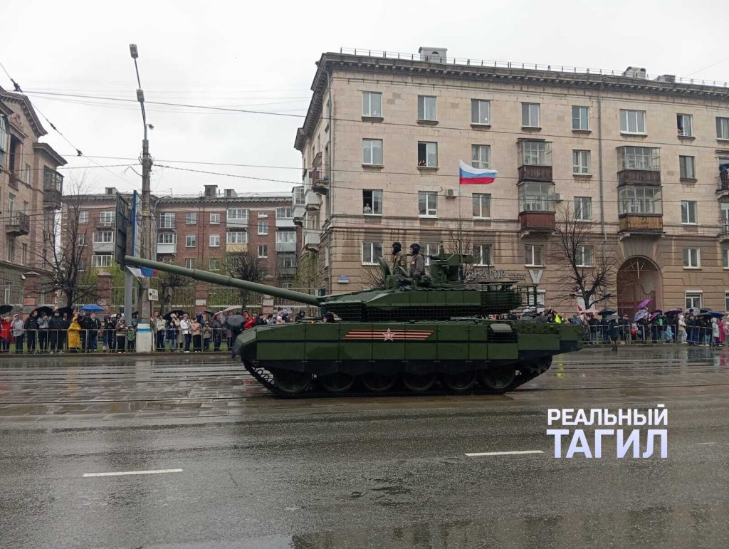 Фоторепортаж парада Победы в Нижнем Тагиле