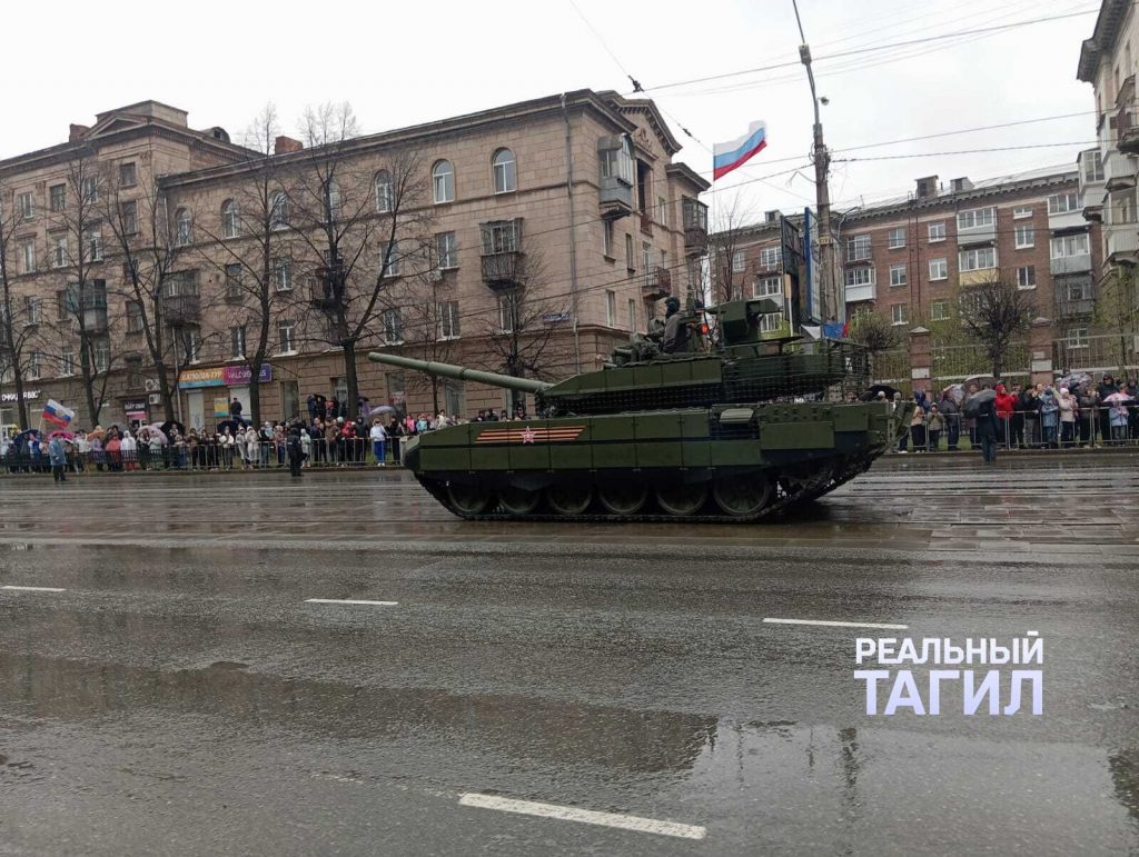 Фоторепортаж парада Победы в Нижнем Тагиле