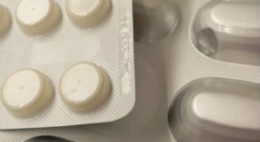 Минздрав отредактирует список заболеваний, при которых можно принимать БАДы