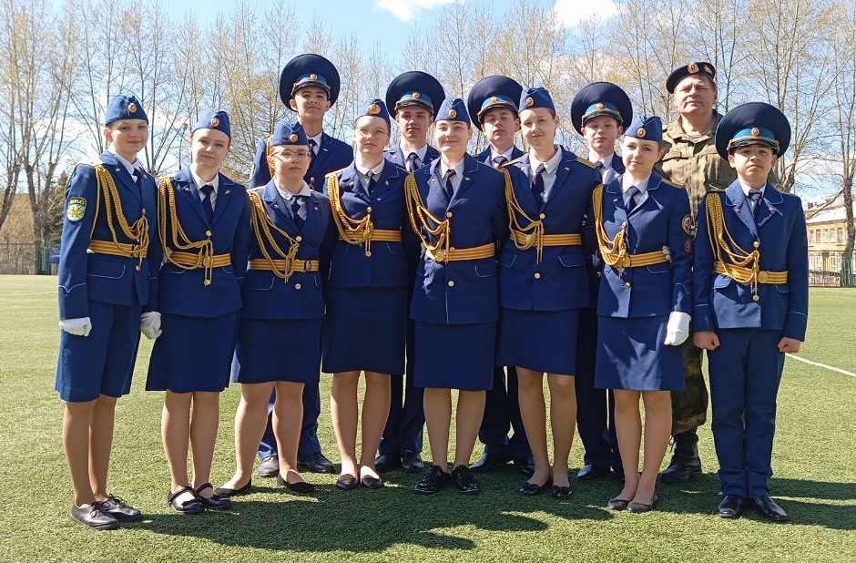 Под мелодии военных лет: патриотическое мероприятие в преддверии Дня Победы прошло в тагильской школе