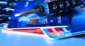 Счета россиян могут блокировать при подозрении на кражу