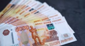 Женщина в Нижнем Тагиле заплатит 193 тыс. рублей за разбитый автомобиль