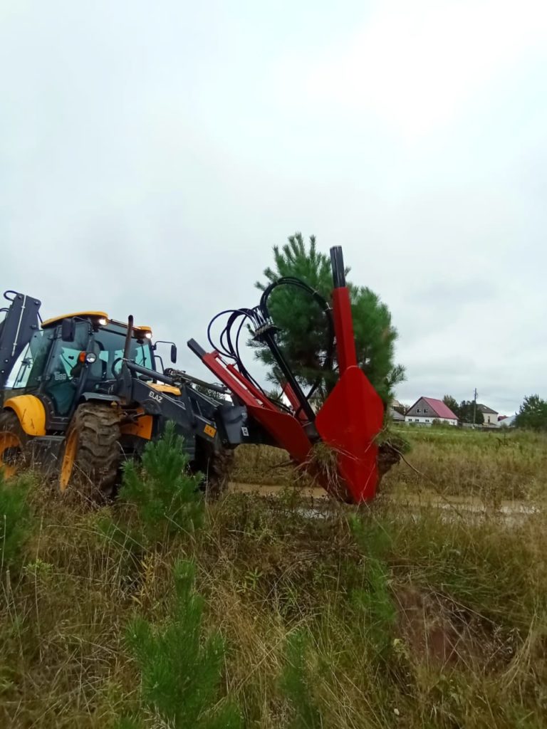 В Первоуральске появилась техника для пересадки деревьев