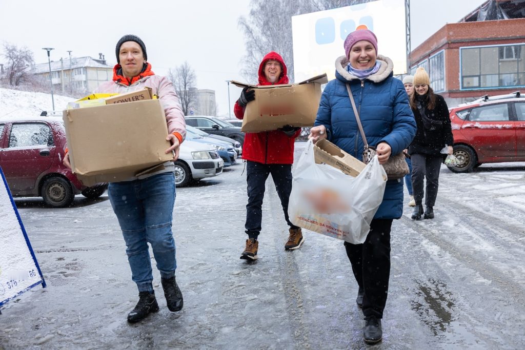 Первоуральский новотрубный завод (ПНТЗ), входящий в Трубную Металлургическую Компанию (ТМК), в очередной раз поддержал «Экофестиваль Первых» – масштабную инициативу, нацеленную на формирование и поддержание принципов осознанного потребления вещей среди местных жителей. Об этом «Реальному Первоуральску» сообщили в пресс-службе предприятия. ПНТЗ стал спонсором масштабного экологического фестиваля в Первоуральске