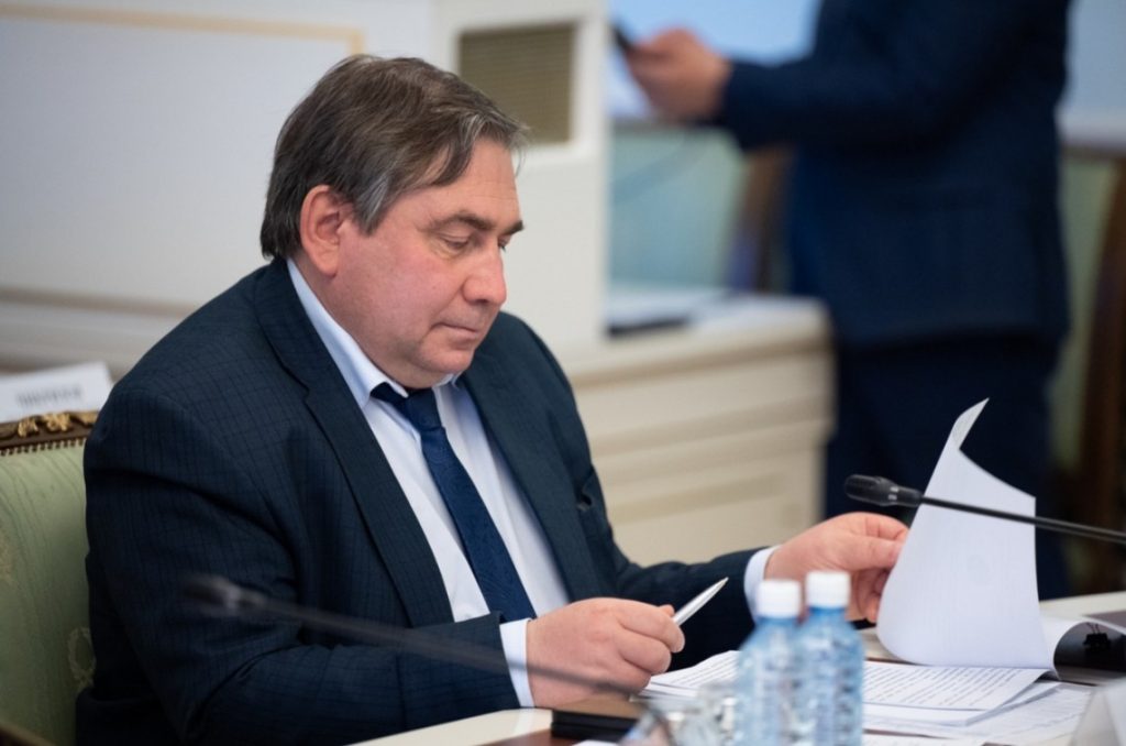 Экс-министр ЖКХ Смирнов может избежать колонии - Бывший глава МинЖКХ Свердловской области Николай Смирнов в суде заявил о наличии у него медали участника специальной военной операции. Экс-министр ЖКХ Смирнов может избежать колонии -