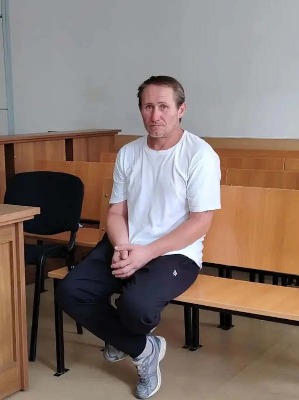 В Первоуральске прозвучал приговор по резонансному делу о незаконной постановке на учёт иностранных граждан. Фигурантом стал местный житель Александр Шибаев — суд признал его виновным в организации фиктивной регистрации. В Первоуральске местный житель осужден за фиктивную постановку на учет иностранных граждан
